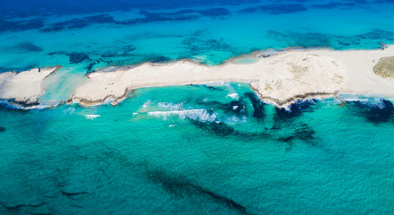 Fototapeta na wymiar beaches with turquoise sea in the Formentera island