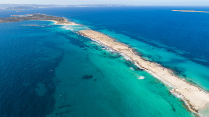 Fototapeta na wymiar beaches with turquoise sea in the Formentera island