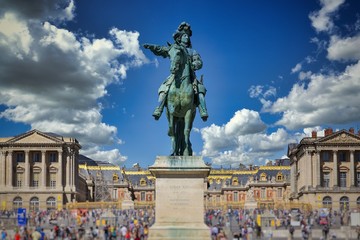 Statue du Roi Louis XIV  - obrazy, fototapety, plakaty