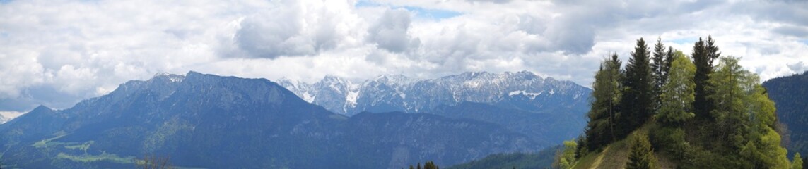 Fototapeta na wymiar Panorama Kaisergebirge vom Wildbarren