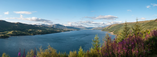 Obraz premium lake in the scottish highlands