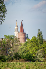 widok Opola z wieżami starego miasta