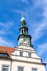 Fototapeta na wymiar Das Rathaus auf dem Marktplatz der Stadt Pirna in Sachsen