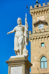 Fototapeta na wymiar Statue of liberty in San Marino