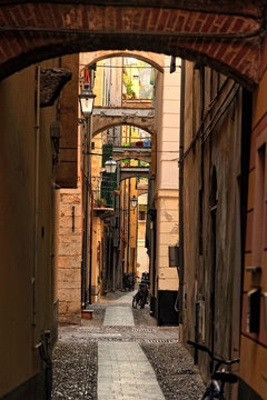 A narrow street of Finalborgo