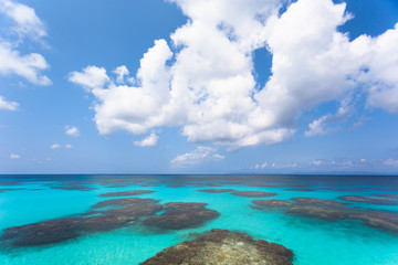 日本最南端、沖縄県波照間港の堤防から