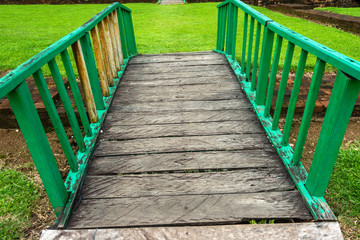 Fototapeta premium wooden bridge in the park