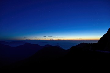 伊吹山で見た星空とブルーモーメントのコラボ情景＠滋賀