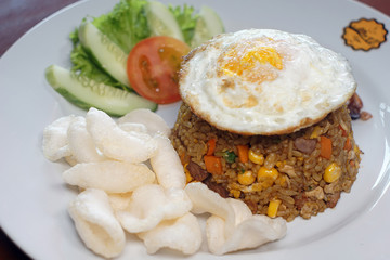 Vegetable fried rice with egg topping