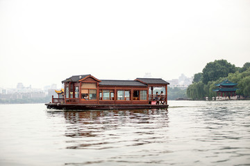 Fototapeta premium Hangzhou/ China-April 2018 : The beautiful scenery of Xihu Lake