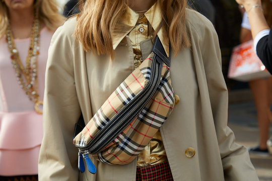 Burberry Bilder – Durchsuchen 847 Archivfotos, Vektorgrafiken und Videos |  Adobe Stock