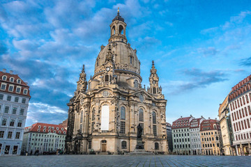Fototapeta na wymiar Frauenkirche Dresden, Theaterplatz, ohne Meschen, Brühlsche Terrasse