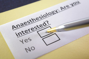 One person is answering question about anaesthesiology.