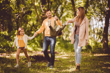 Fototapeta premium Spring season is the best time of year for family.