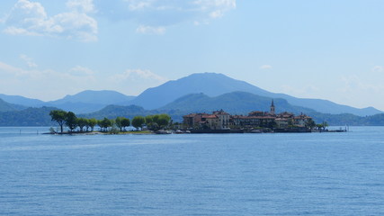 Fototapeta premium Isola dei Pescatori (Fischerinsel), Borromäische Inseln, Lago Maggiore