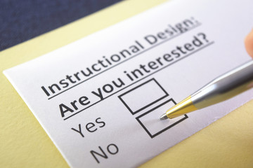 Obraz premium One person is answering question about instructional design.