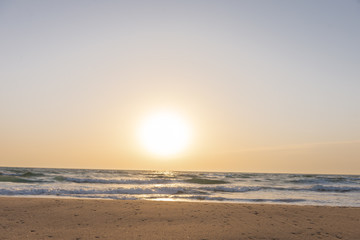 夕暮れの砂浜