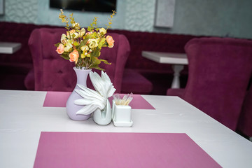 wedding table setting with flowers