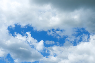 Obraz premium Blurred white clouds on blue sky.