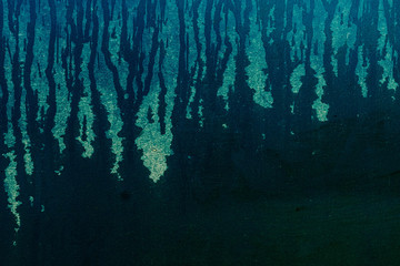 Plaque métallique colorée usée avec des tâches - Arrière plan grunge