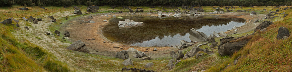 Fototapeta na wymiar Lake Kiriopukae at Lake Waikaremoana,Hawke's Bay on North Island of New Zealand 