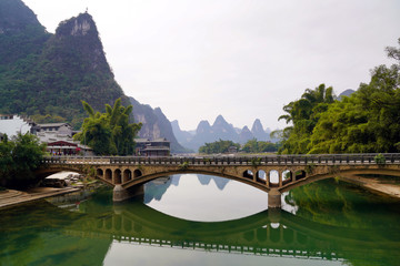 Fototapeta premium river bridge in Xingping Fishing Village, Yangshuo County