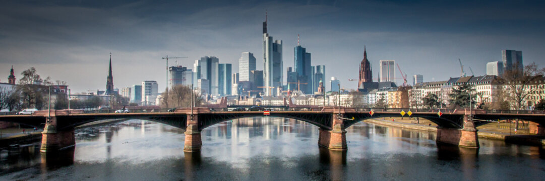 Panoramic view of the Frankfurt skyline