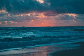 Fototapeta na wymiar sunrise in the caribbean