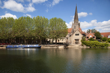 Fototapeta na wymiar Views of The Thames River in Abingdon, Oxfordshire, UK