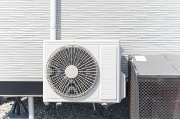 エアコン　室外機