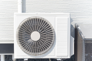 エアコン　室外機