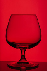 Snifter on the table pantone Flame Scarlet