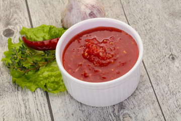 Spicy tomato and garlic sauce