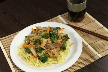 Spaghetti with vegetables