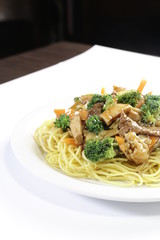 Spaghetti with vegetables