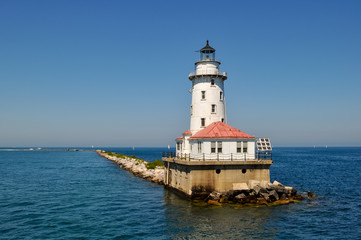 Fototapeta na wymiar Lake Michigan lighthouse outside of chicago