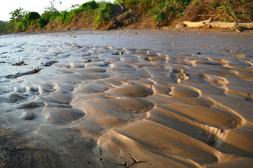 The soil broke after flooding in the evening.