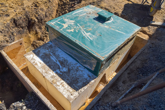installation of a septic tank in the construction of a private house