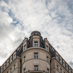 Фасад дома на фоне голубого неба. Абстракция