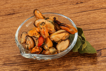 Pickled mussels in the bowl