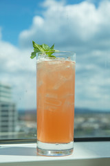 cocktails making