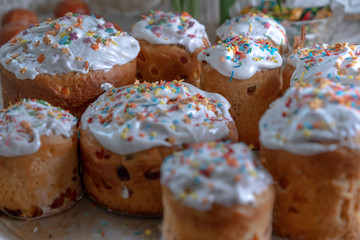 Easter cakes of different sizes for Easter