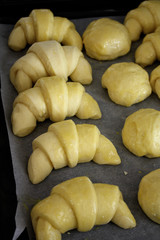 CROISSANT PRIMA DELLA COTTURA