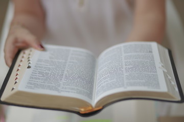 Naklejka premium reading a book