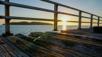 Obraz premium wooden bridge over the sea