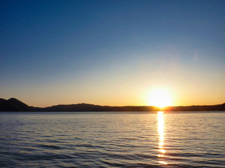Obraz premium 夕焼け, 洞爺湖, 日没, 太陽, 空, 雲, 風景, 自然, 湖,