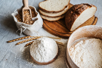 Obraz na płótnie Canvas wheat and flour on the table