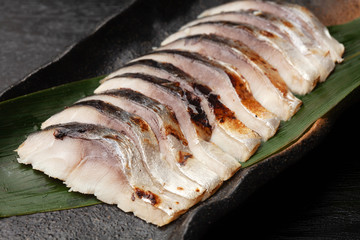 炙りしめ鯖