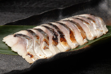 炙りしめ鯖
