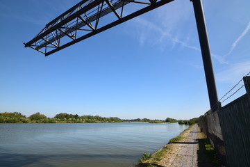 Ladekran am Mittellandkanal